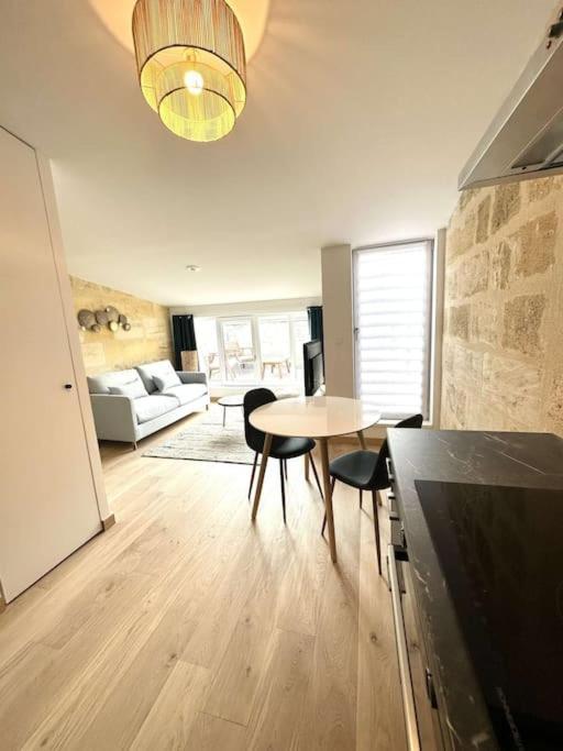 Appartement 5- Hypercentre - 4Pers - Clim - Terrasse - Netflix à Libourne Extérieur photo